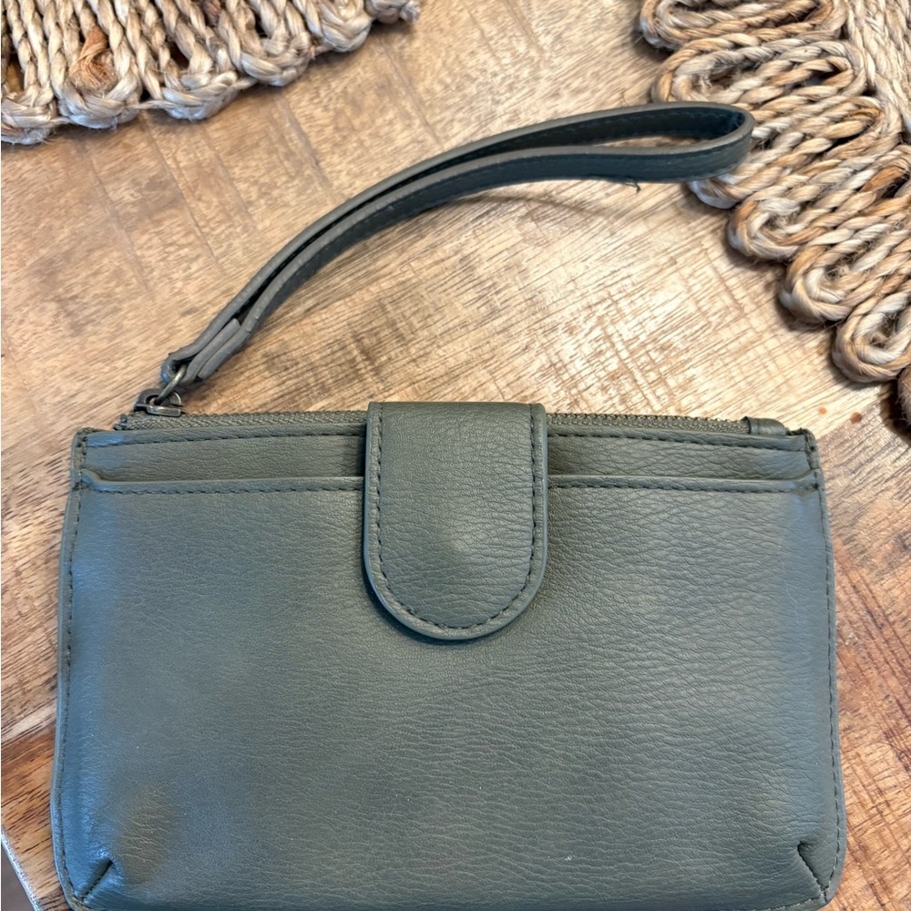 New Elegant Green Leather Wristlet